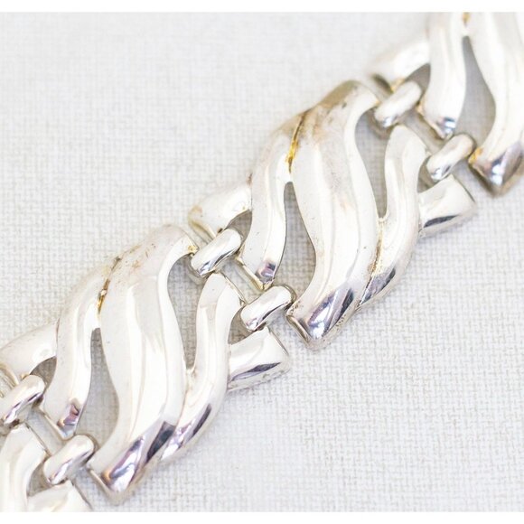 8 inch, Vintage Silver Tone Wavy Links Elegant Bracelet - A24 - Picture 1 of 3